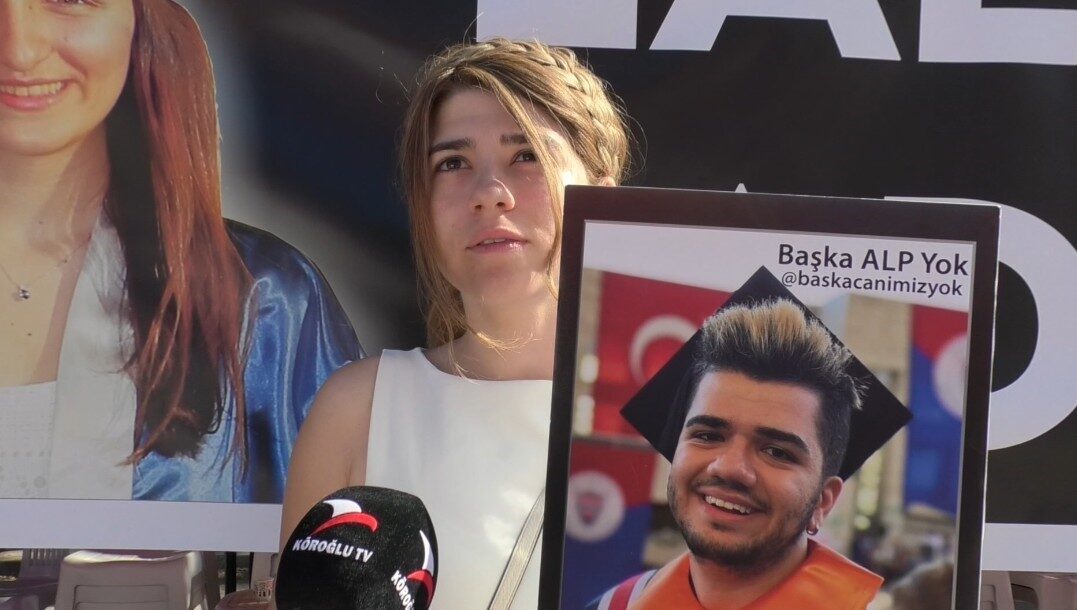 Yangında hayatını kaybeden Alp’in avukat ablası: "Sanıklardan biri uyukluyor"