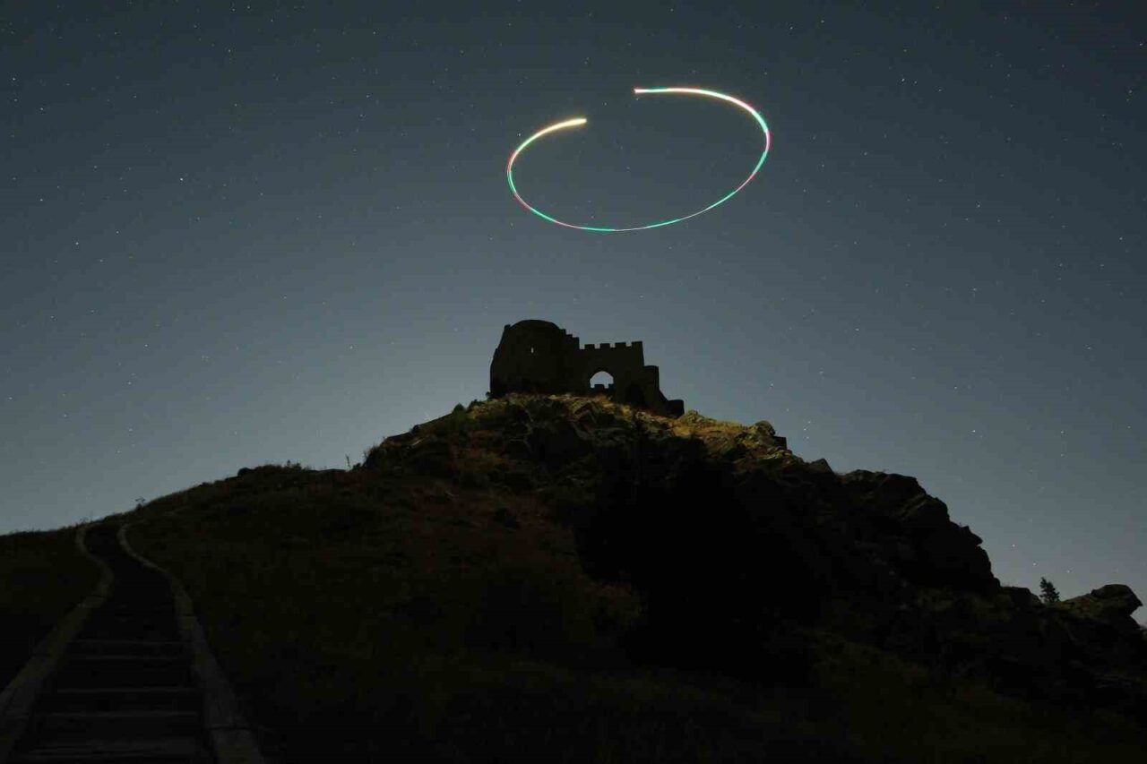 700 yıllık Kov Kalesi’nde perseid meteor yağmuru büyüledi