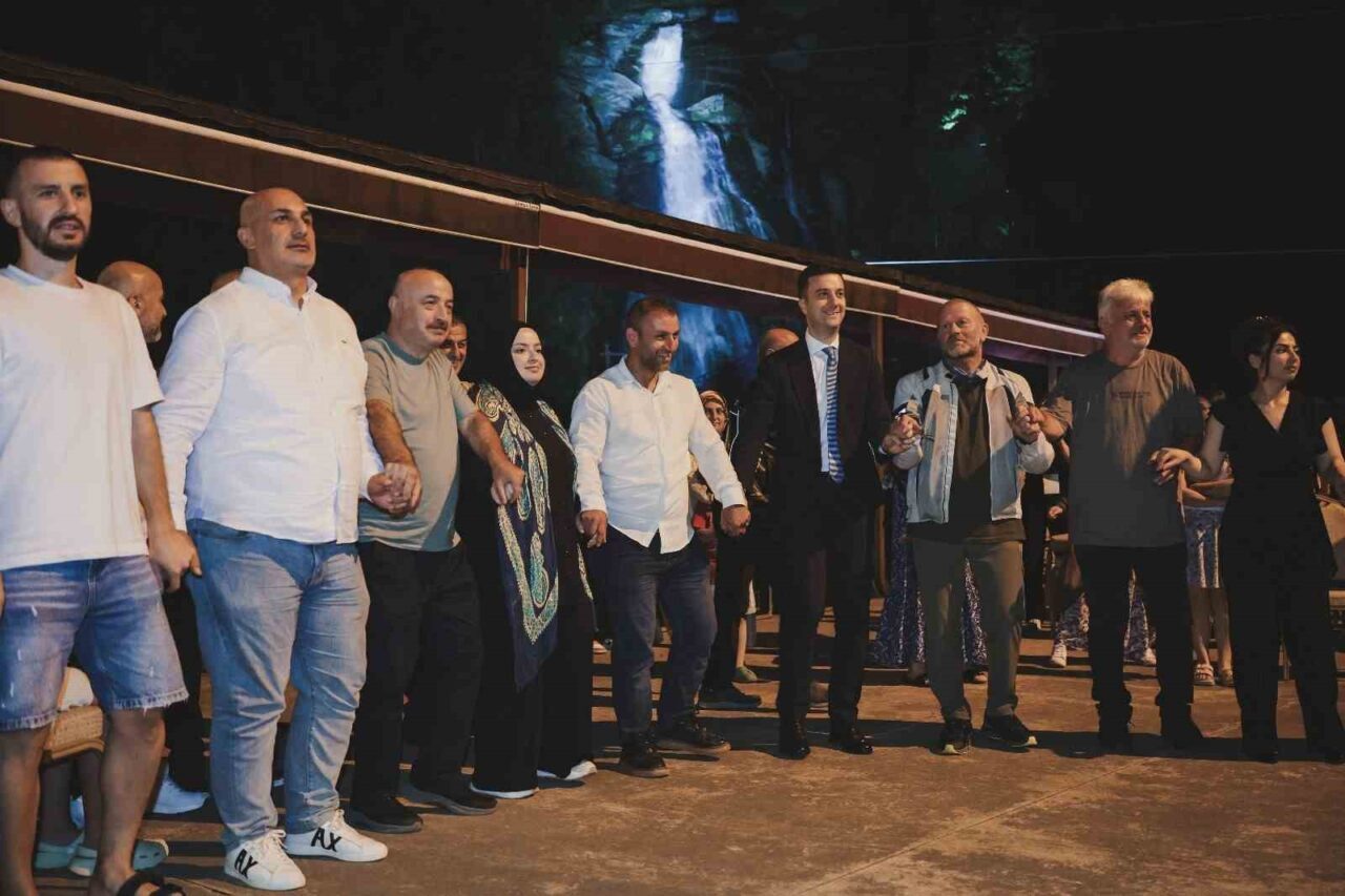 Ağaran Şelalesi’nde sanat rüzgarı esti