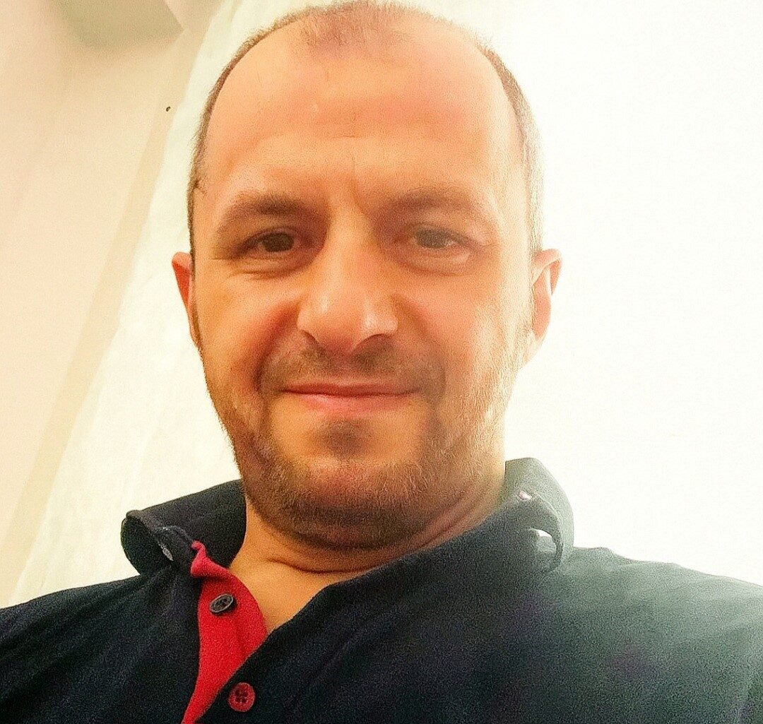 Ampul değiştirmek için çıktığı direkten düşerek hayatını kaybetti