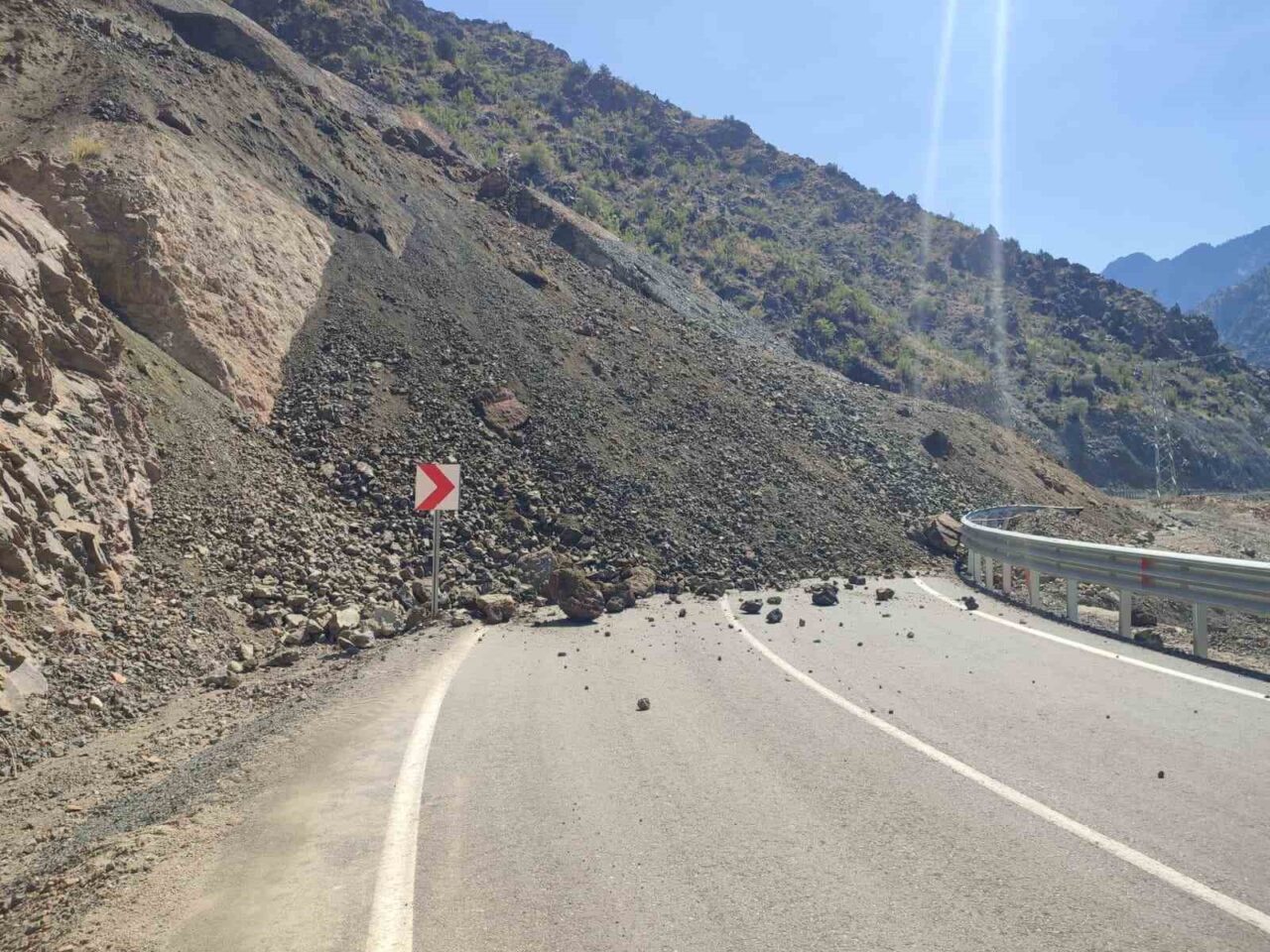 Artvin’in Yusufeli ilçesinde heyelan