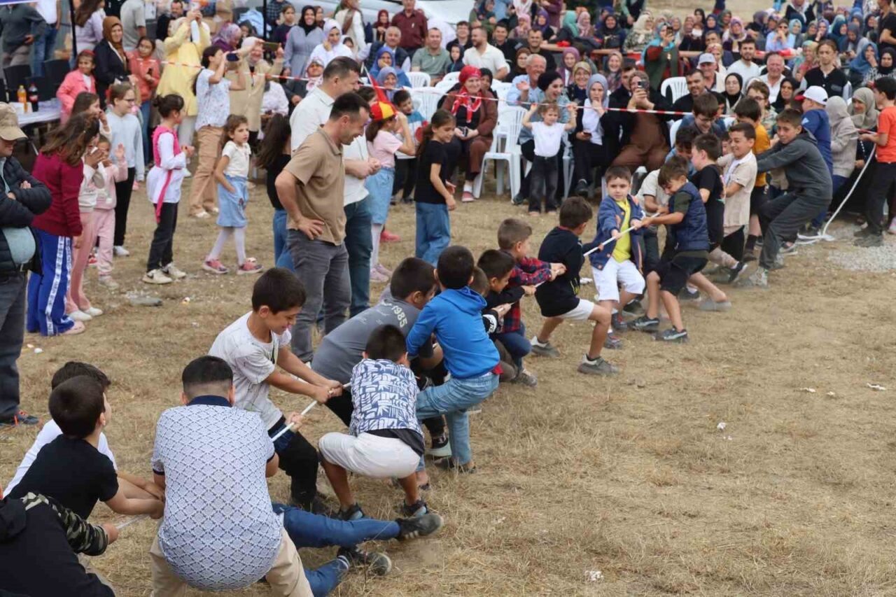 Bafra 1. İğdir Toyu Yayla ve Keşkek Şenliği, renkli anlara sahne oldu