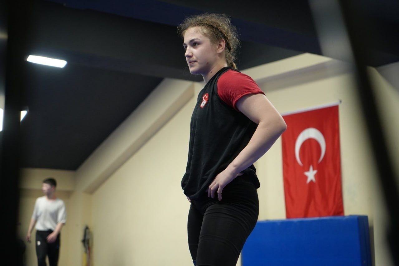 Bayburtlu milli güreşçi Akkuş dünya üçüncüsü oldu