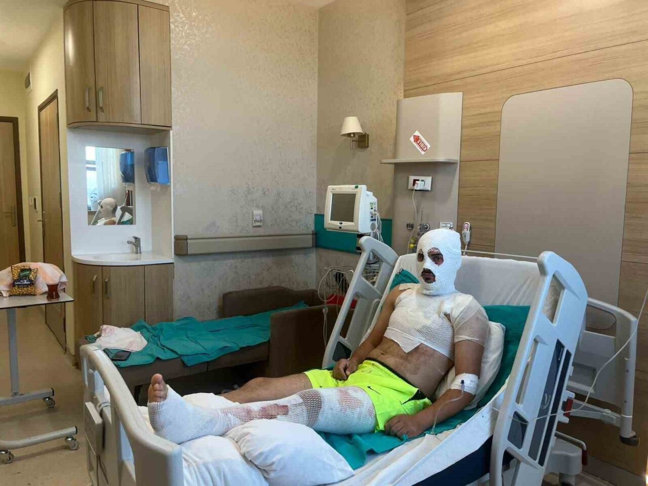 Bayburt’ta elektrik akımına kapılan genç ölümden döndü, ailesi isyan etti