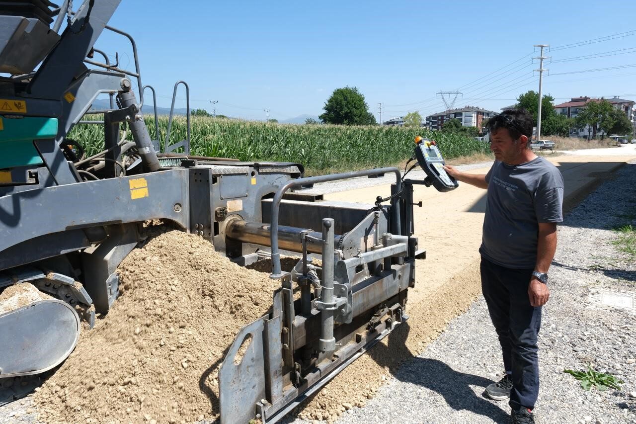 Bolu Belediyesi ekipleri şehrin dört bir yanında çalışıyor