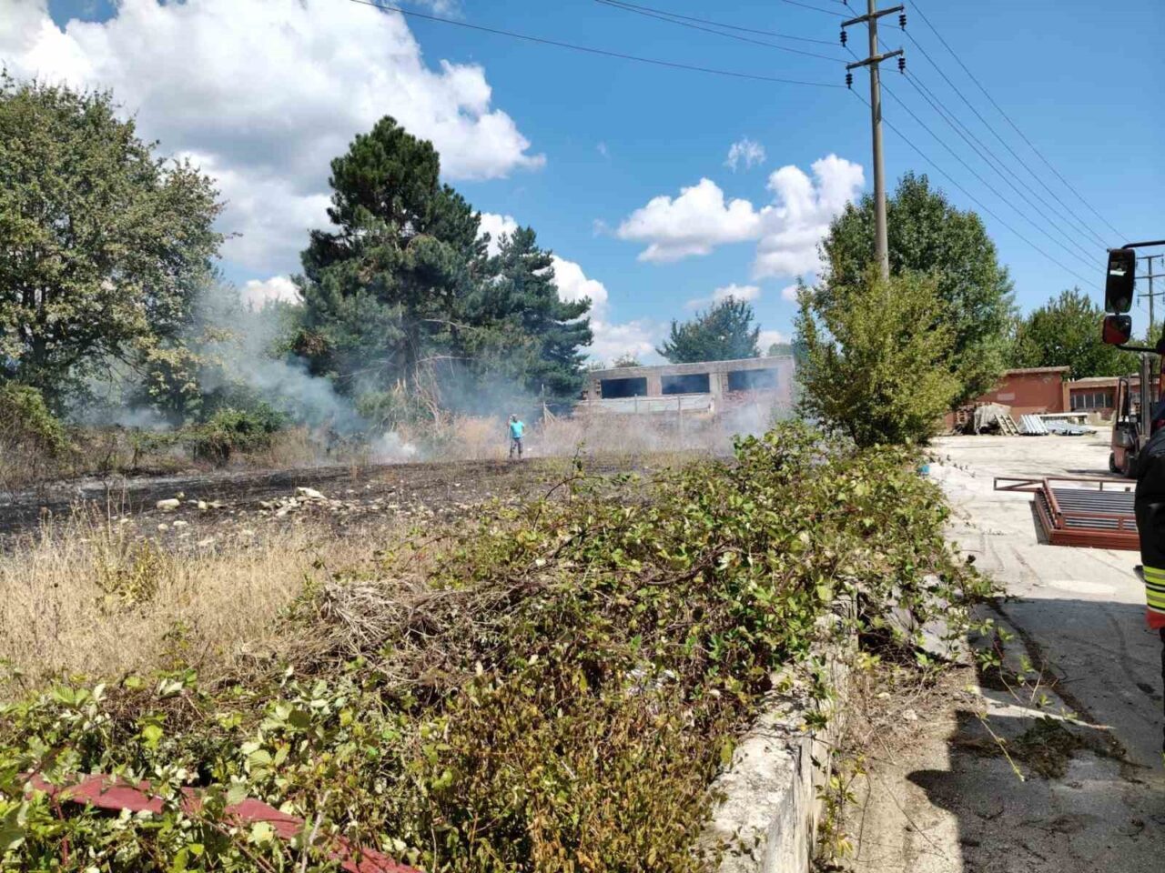Bolu’da ot yangını büyümeden söndürüldü