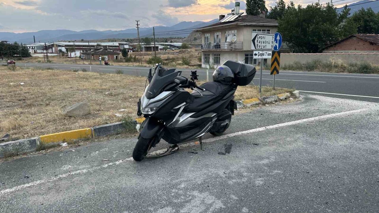 D100’da otomobil ile çarpışan motosiklet sürücüsü yaralandı