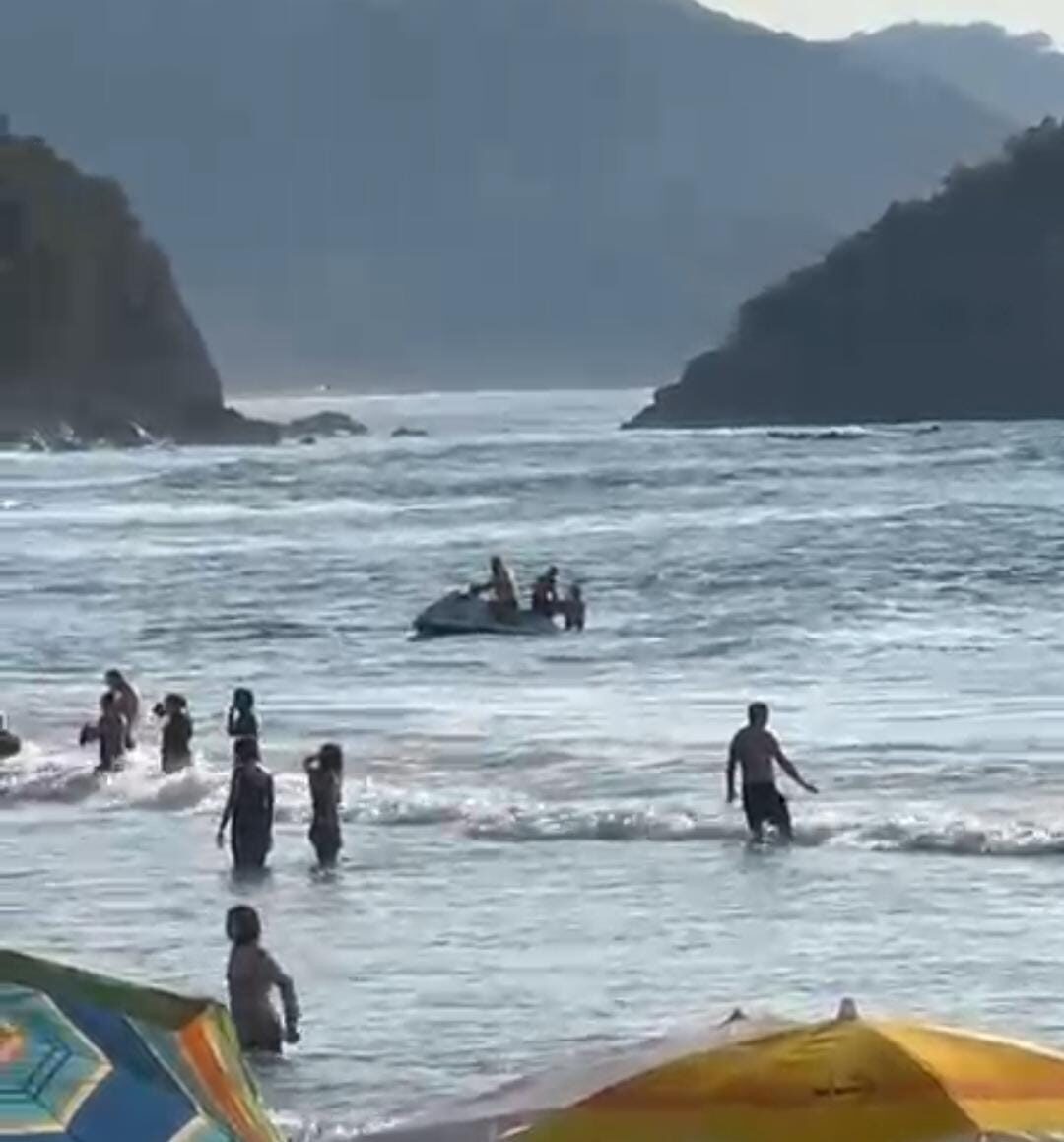 Denize giren vatandaş boğulmaktan son anda kurtarıldı