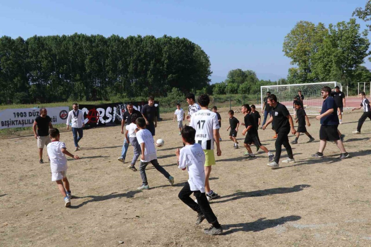 Düzceli Beşiktaşlılar köy okulunu boyayıp spor alanları yaptı