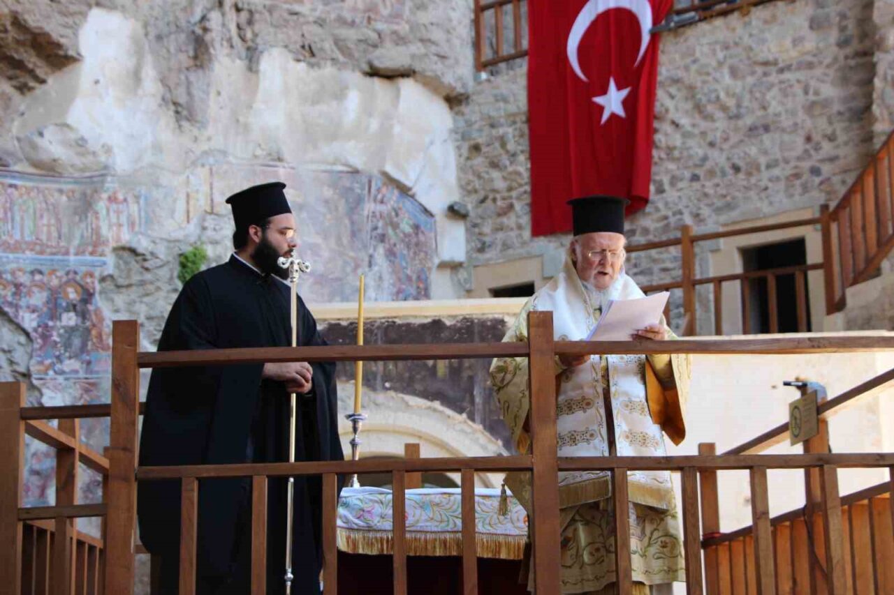 Fener Rum Patrikhanesi ayini bu yıl Gökçeada’da yapmaya karar verdi