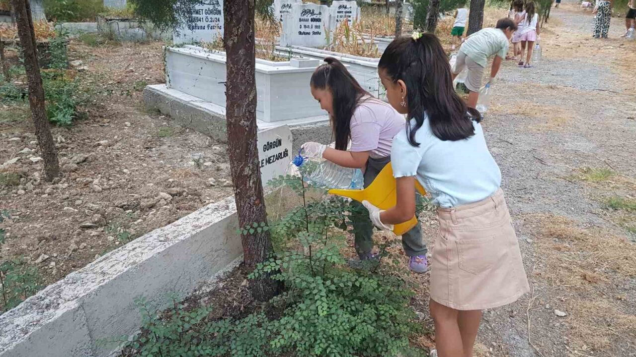Fidanlara "Alfa" dokunuşu: Gönüllü çocuklardan anlamlı çalışma