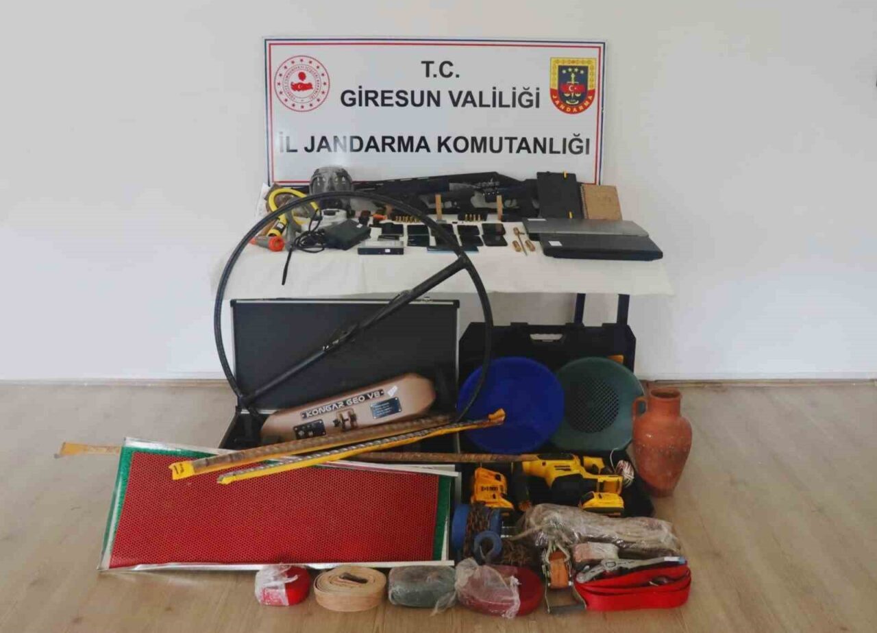 Giresun merkezli tarihi eser kaçakçılığı operasyonunda 3 kişi tutuklandı