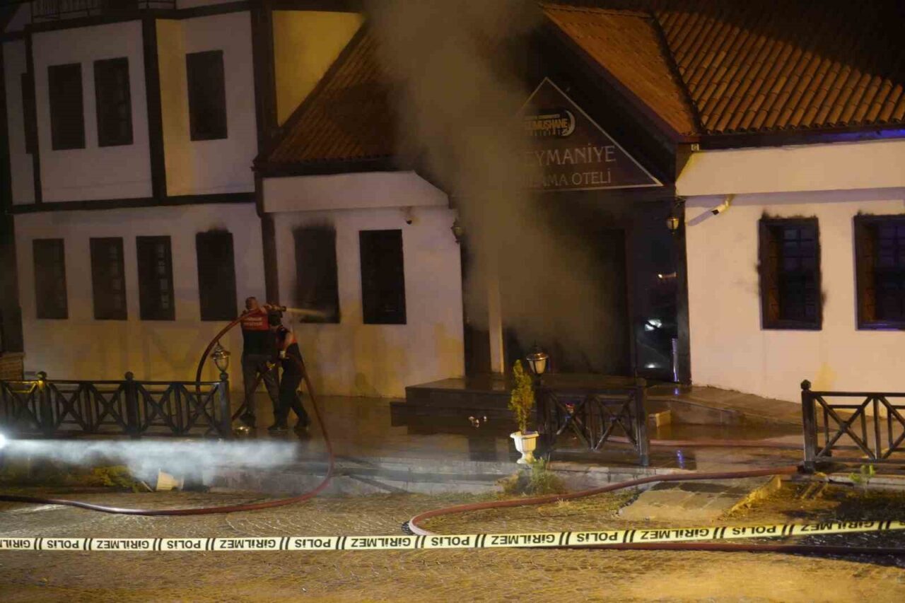 Gümüşhane’de otelde çıkan yangın paniğe neden oldu