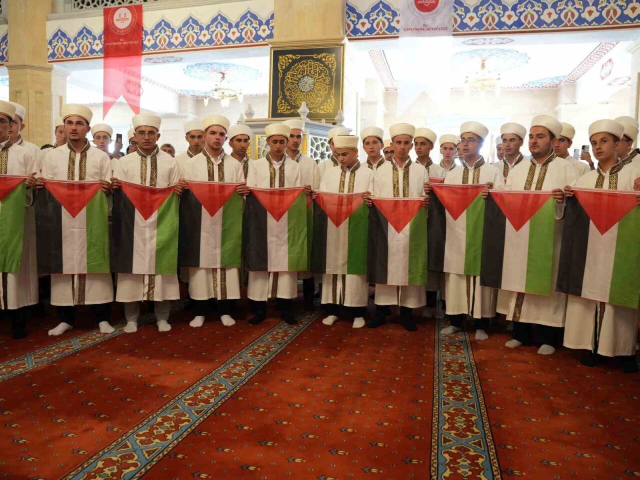 Kastamonu’da 61 öğrenci dualarla icazet alarak hafız oldu