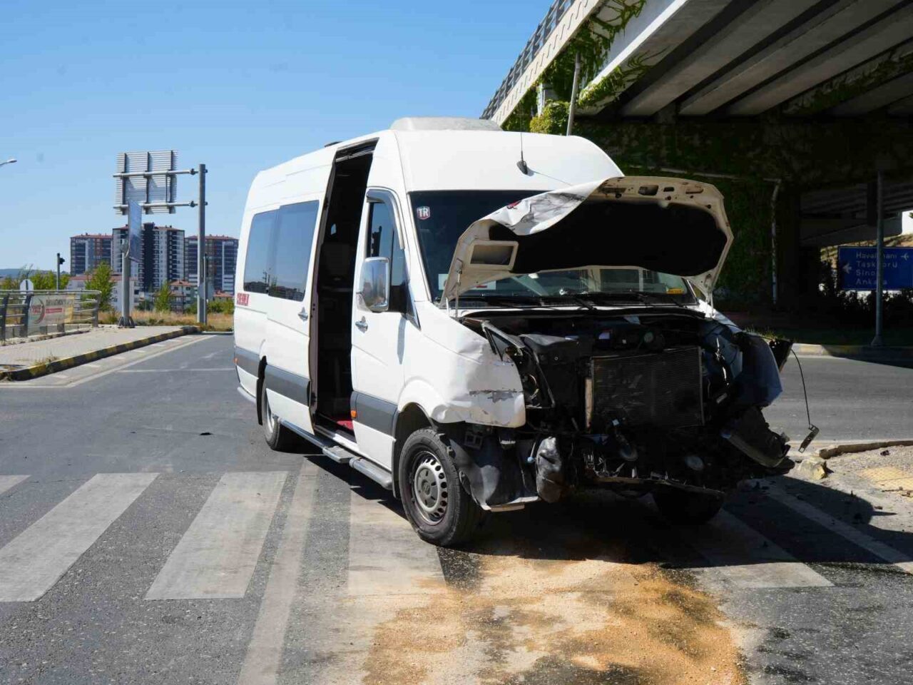 Kastamonu’da yolcu minibüsü ile hafif ticari araç çarpıştı: 10 yaralı