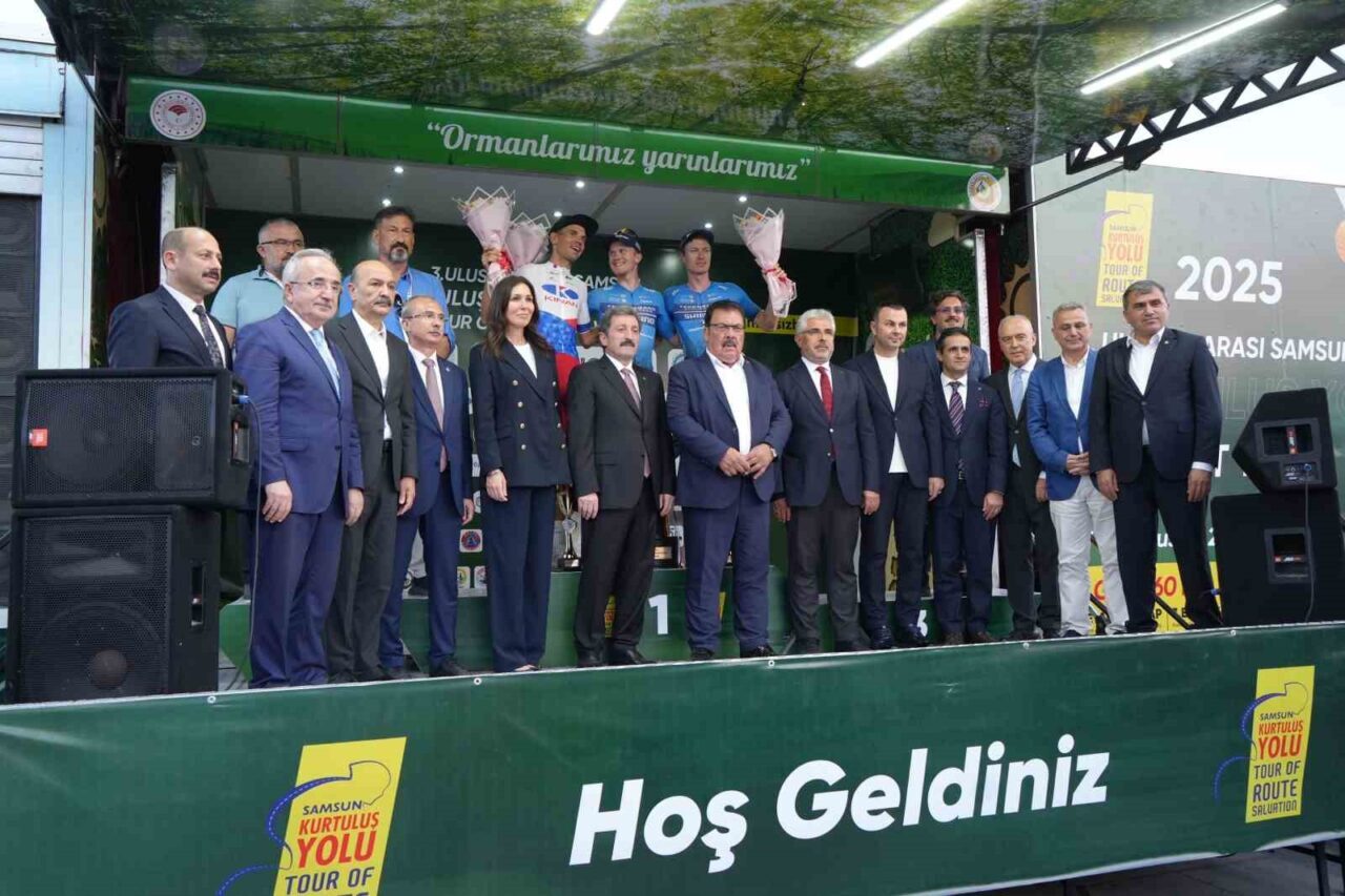 Kurtuluş Yolu Bisiklet Turu’nda kazananlar belli oldu