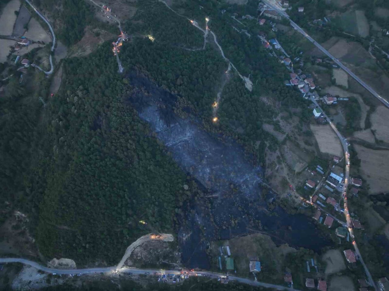 Orman yangınındaki acı tablo havadan görüntülendi