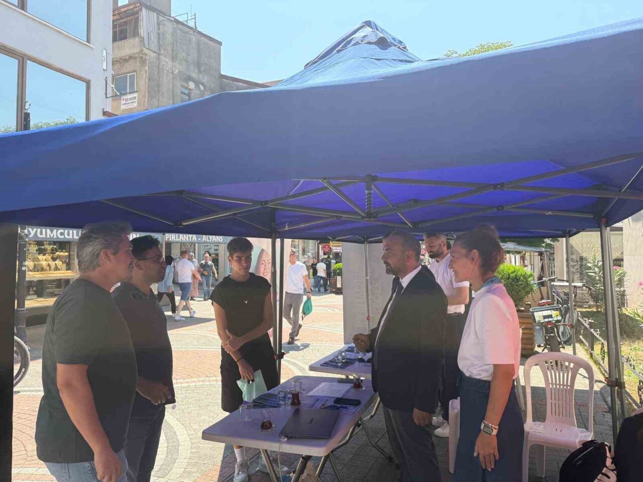 Rektör Akkaya’dan tanıtım standına destek
