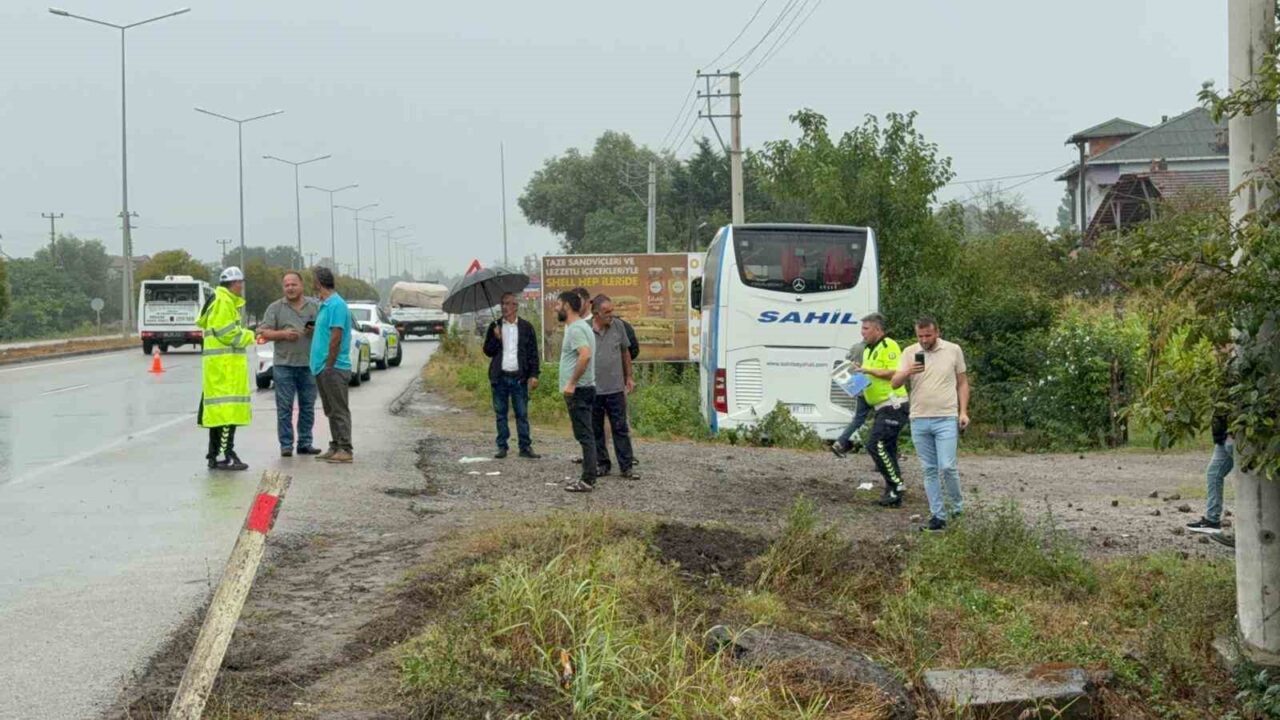 Samsun’da yolcu otobüsü yol kenarında duranlara çarptı: 1 ölü, 1 yaralı