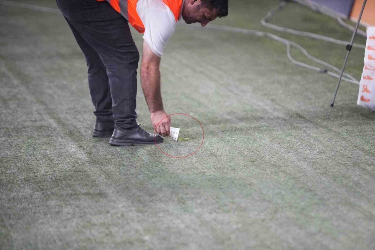 Samsunspor-Panathinaikos maçında statta "peygamberdevesi" görüldü