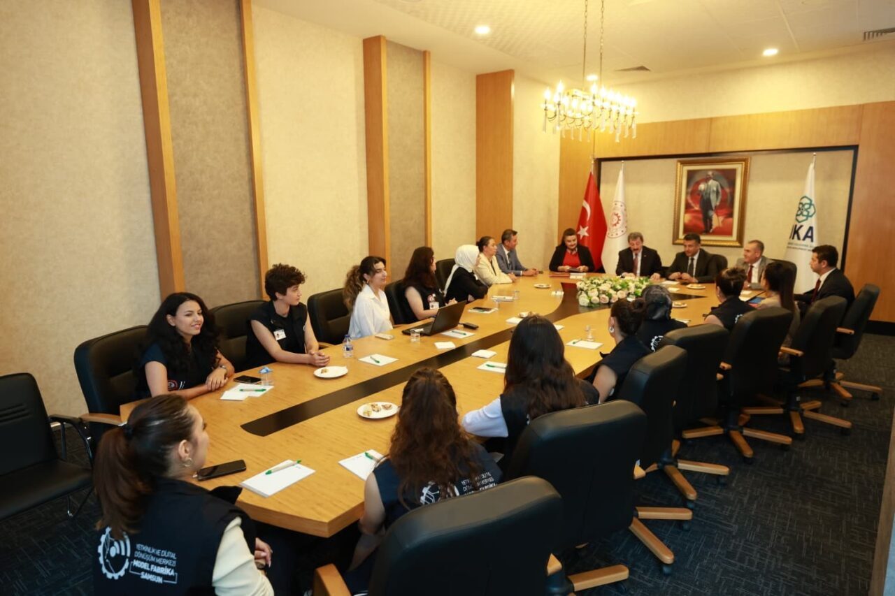 Sanayide dönüşüme kadın eli