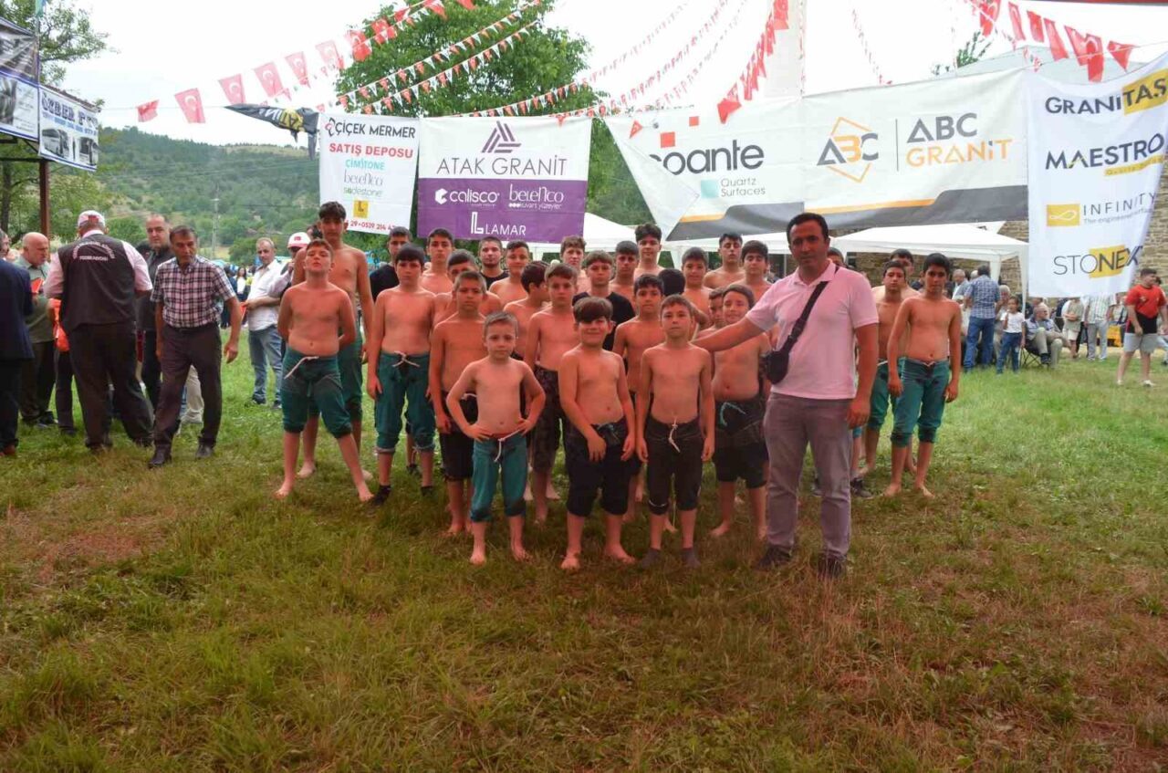 Sinop’ta 17. Güreş ve Keşkek Festivali’ne yoğun ilgi