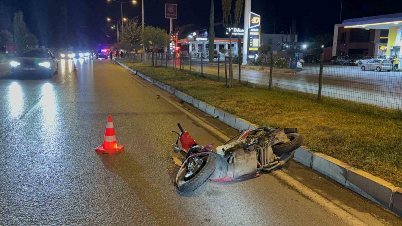Tokat’ta lüks otomobil motosiklete çarptı: 2 ölü