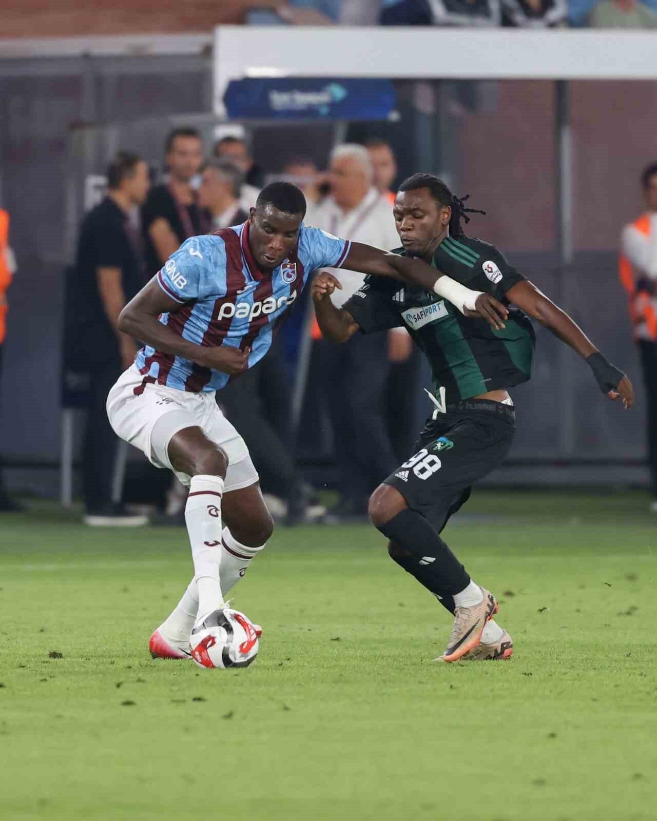 Trendyol Süper Lig: Trabzonspor: 0 - Kocaelispor: 0 (İlk yarı)