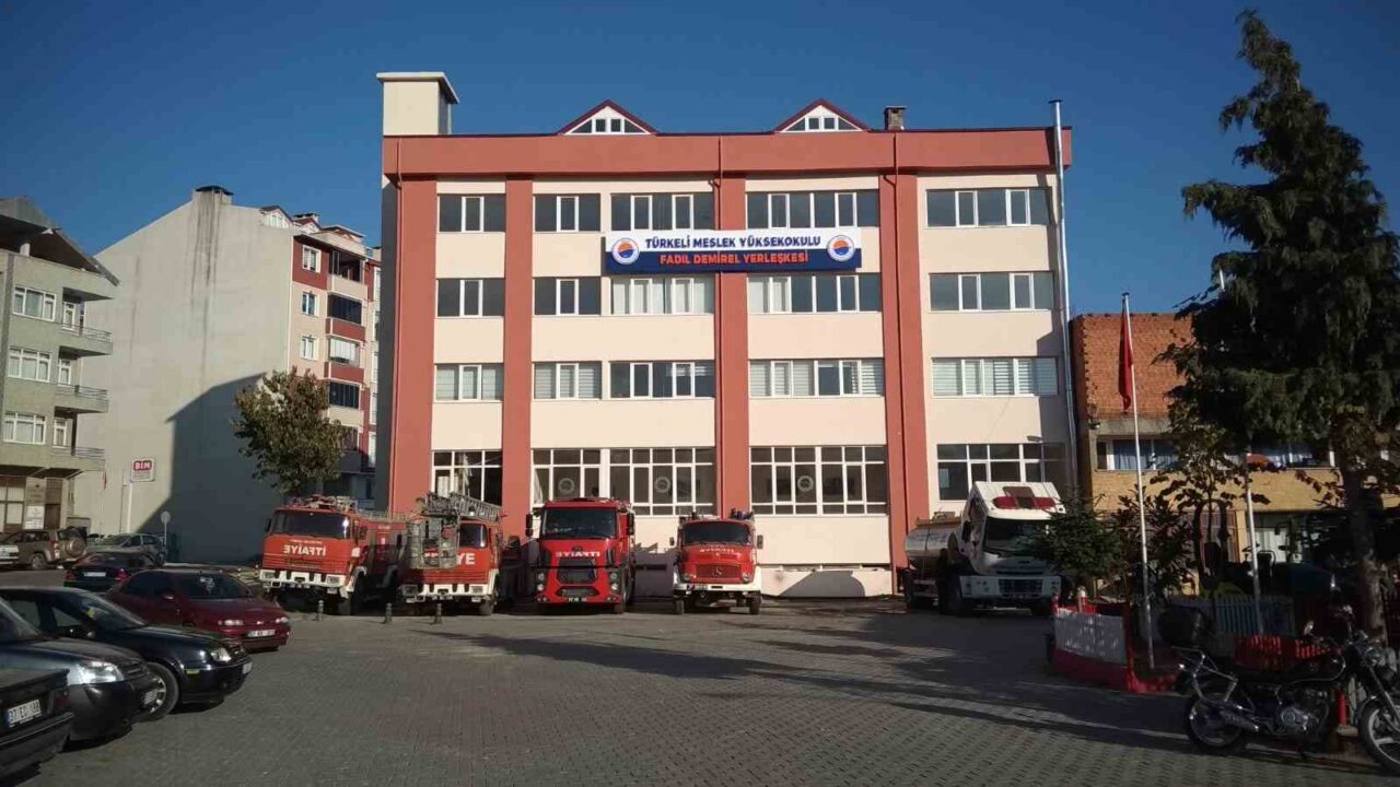 Türkeli MYO’da yüzde 100 doluluk