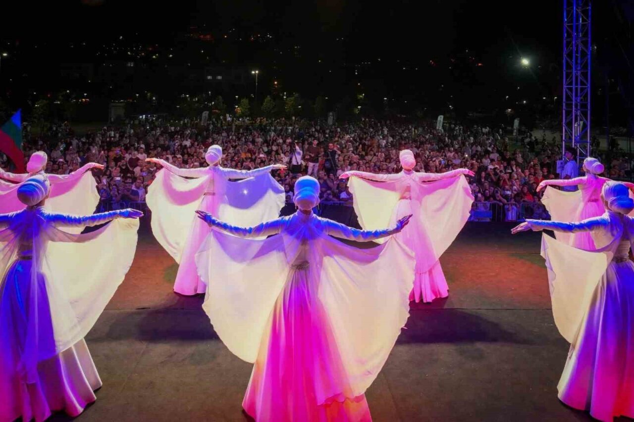 Uluslararası Horon ve Müzik Festivali renkli görüntülerle sona erdi