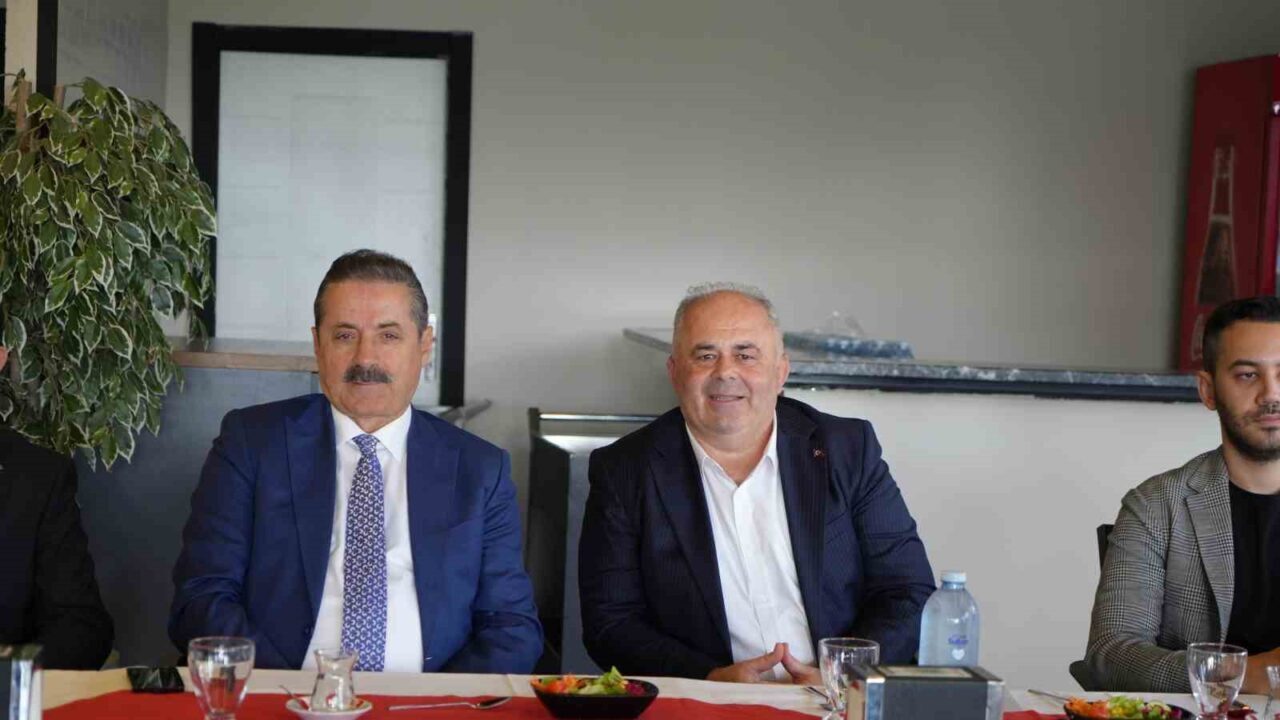 AK Parti Artvin Milletvekili Çelik: "Siyaset halkla iç içe olmak demektir"