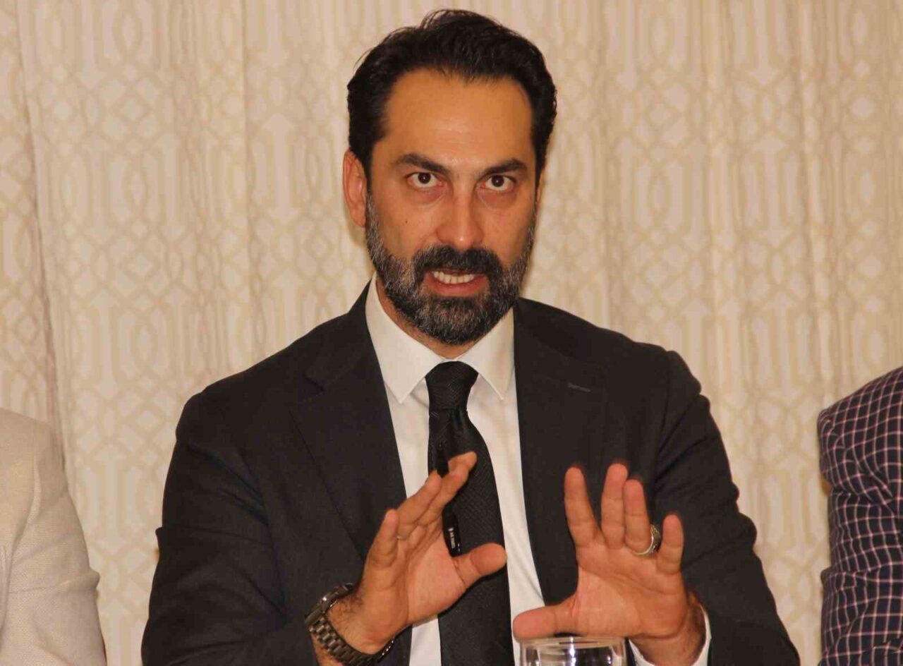 AK Partili Arınç: "Terörsüz Türkiye için tarihi bir adım atıldı"