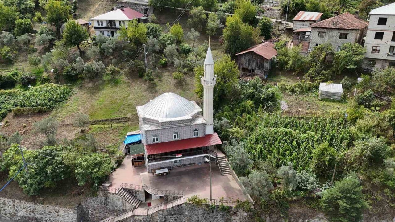 Artvin’de üretilen çelik minareler yurdun dört bir yanına gönderiliyor