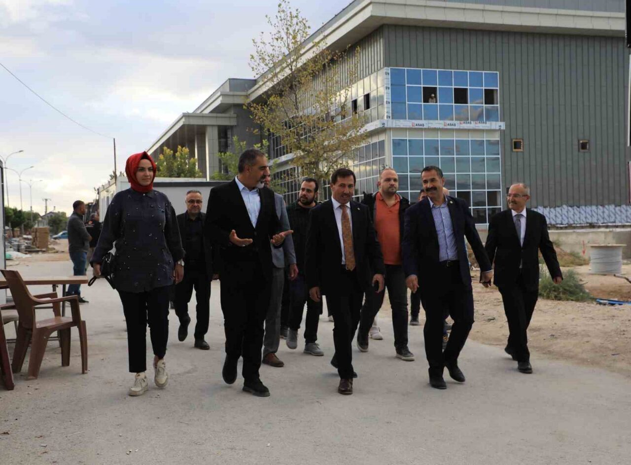 Başkan Kılca, Yaman’a Karatay’daki yatırımları anlattı