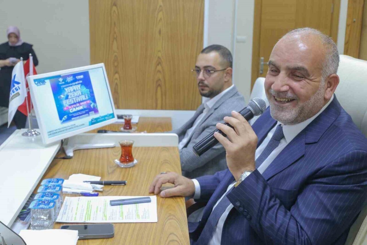 Başkan Sandıkçı: "Vatandaşlarımızın uzun yıllardır beklediği doğal gaz talebini çözüme kavuşturduk"