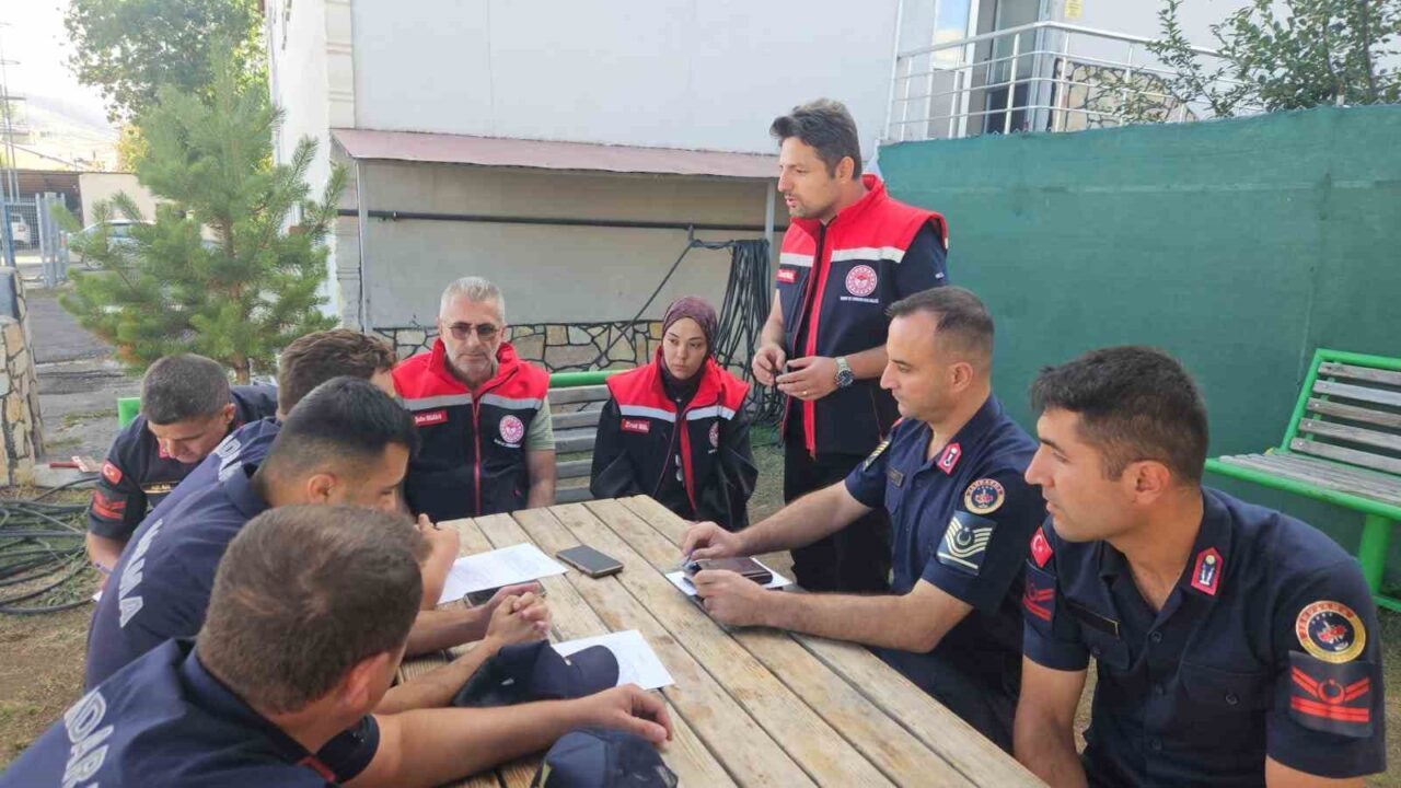 Bayburt’ta jandarma personeline ‘Mera Kanunu’ bilgilendirmesi