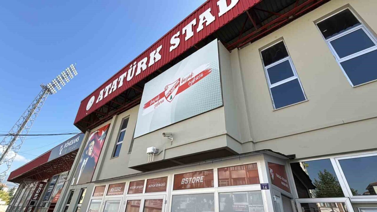 Bolu Atatürk Stadyumu’nda hummalı çalışma