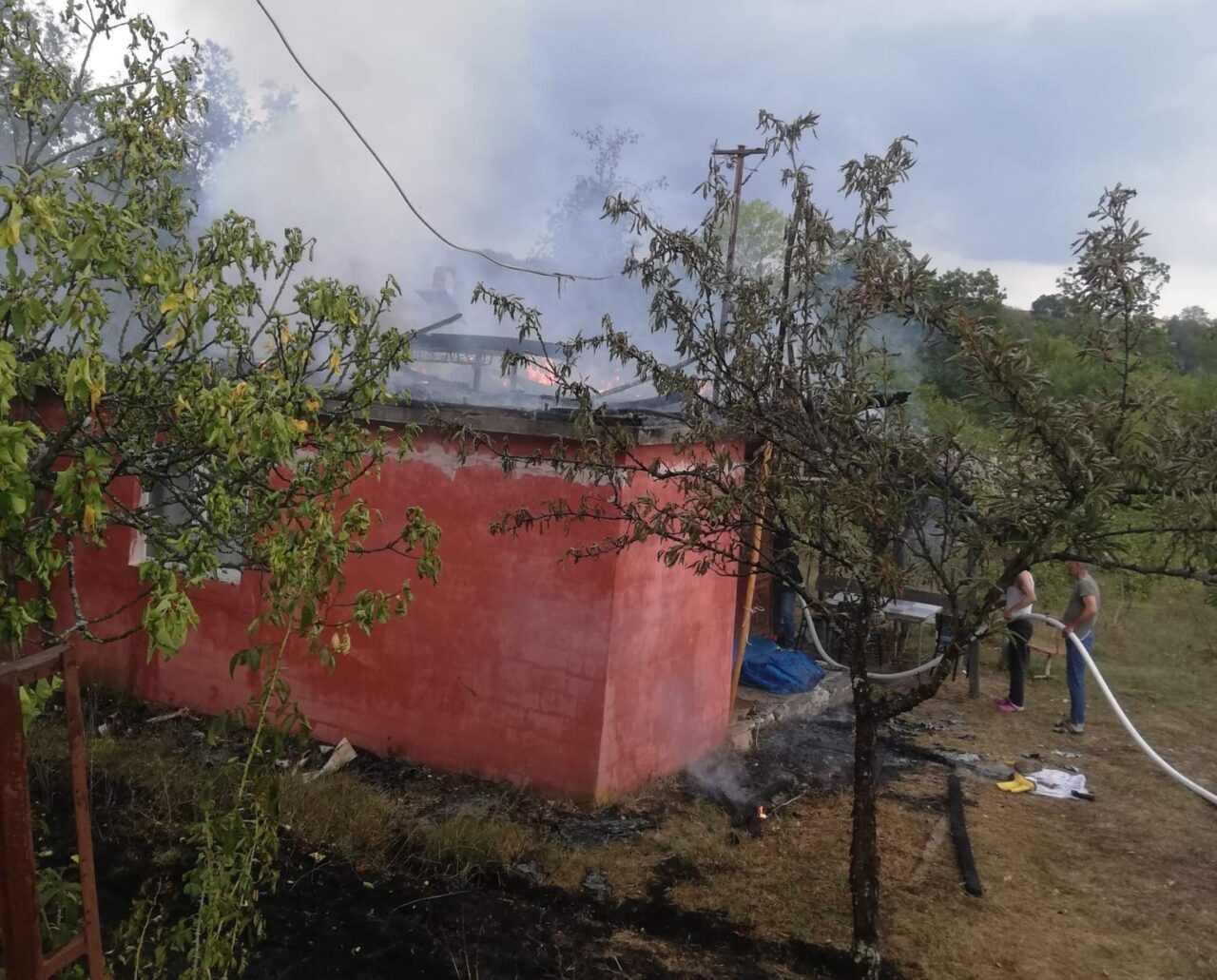 Çaycuma’da bağ evi olarak kullanılan baraka alevlere teslim oldu