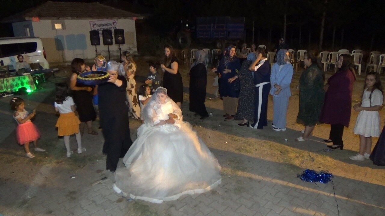 Çorum’da Down sendromlu Mesude’nin düğün hayali gerçek oldu