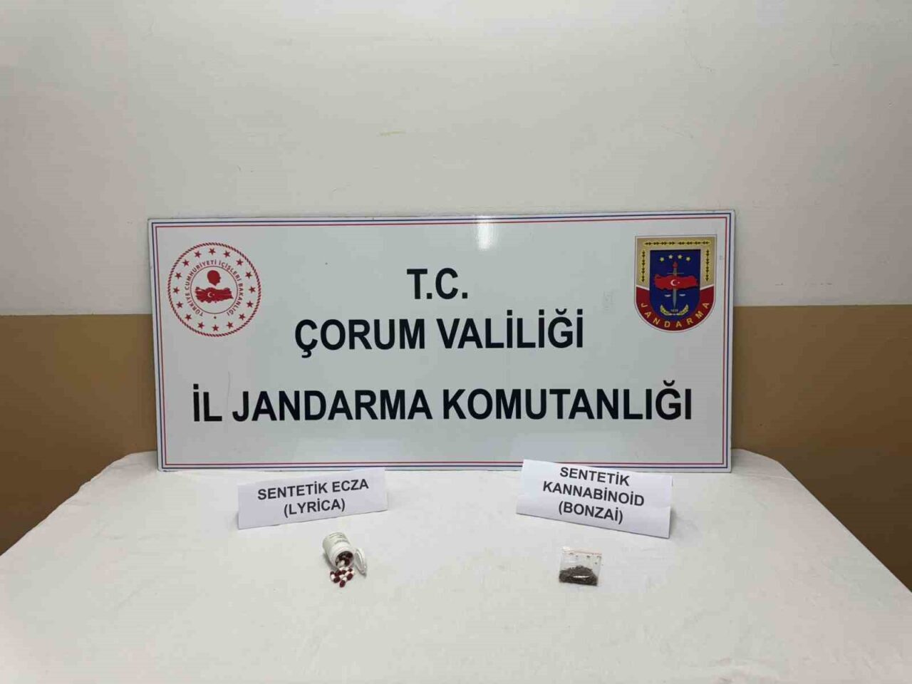 Çorum’da uyuşturucuyla yakalanan 2 şüpheli gözaltına alındı