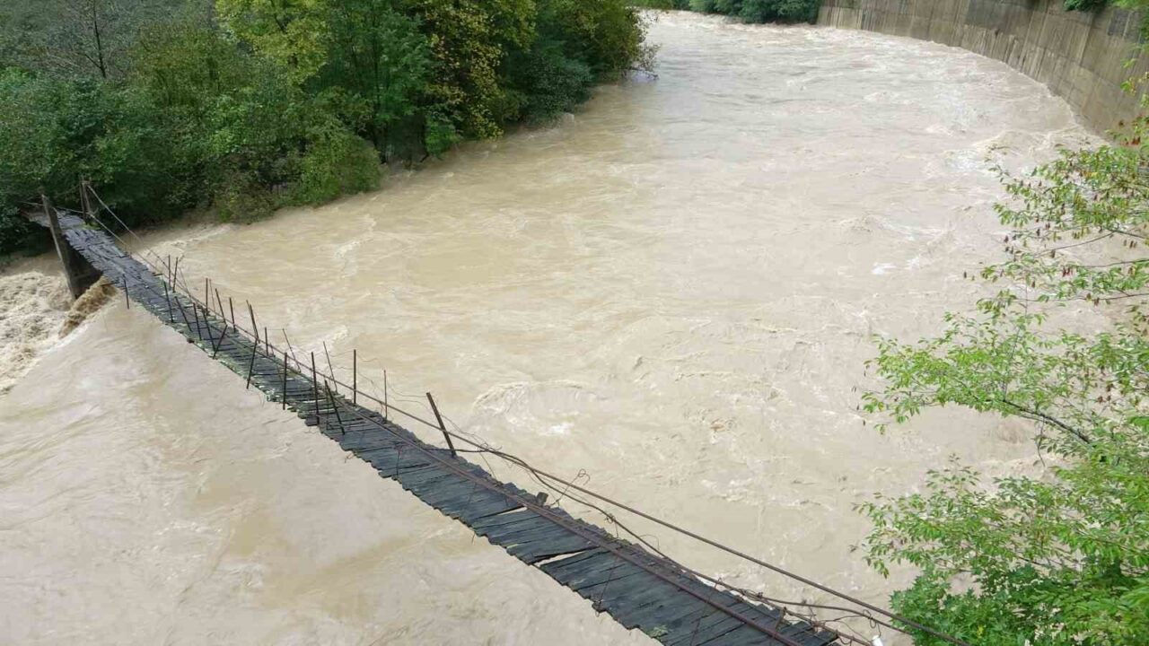 Doğu Karadeniz’de son 1 günde en fazla yağış 303 kg ile Giresun’un Çanakçı ilçesine düştü