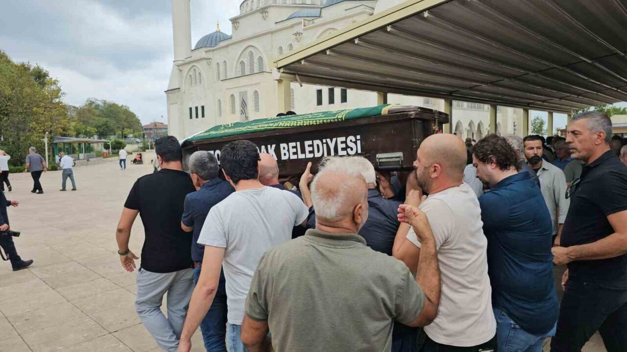 Doğum gününde kaza yapan genç, memleketinde toprağa verildi