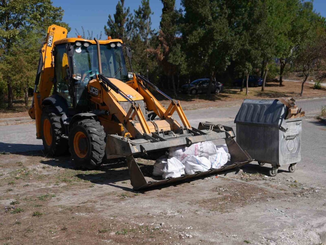 Düzce Belediyesi’nin ‘Temiz Şehir Düzce’ kampanyası hız kesmeden devam ediyor