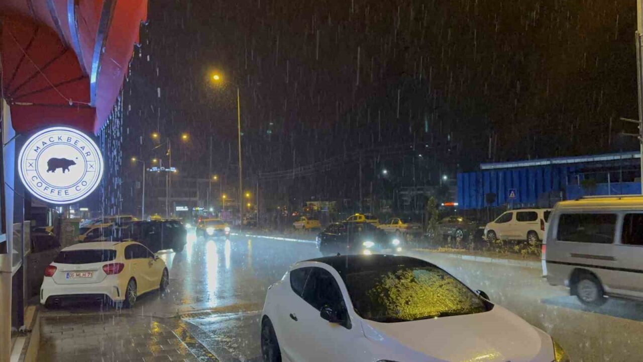 Düzce’de beklenen sağanak yağış başladı