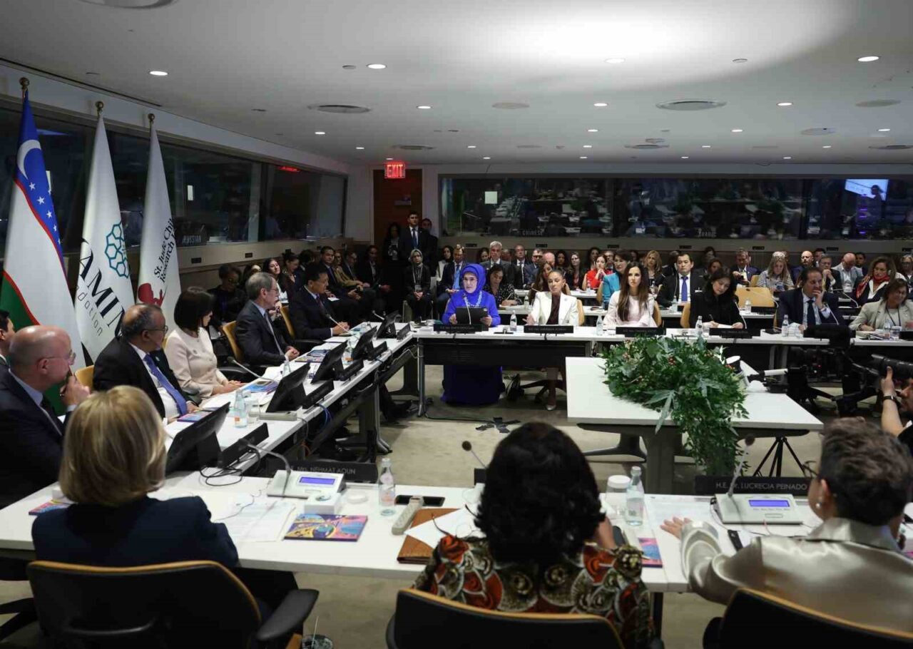 Emine Erdoğan: "Dünya, tüm savaş bölgelerindeki çocuklara insan onuruna yaraşır bir hayat borçludur"