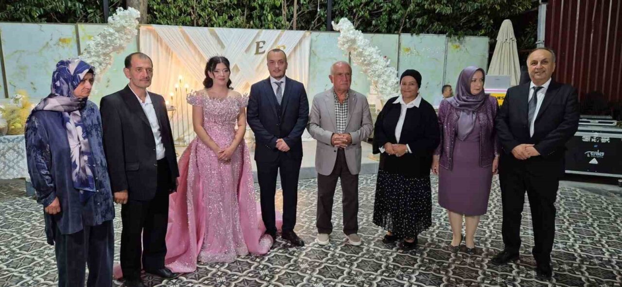 Eski TBMM Başkanı Çiçek’in esprili çıkışı geceye damga vurdu: "Meclis Başkanı racon keser, kurdele kesmez"