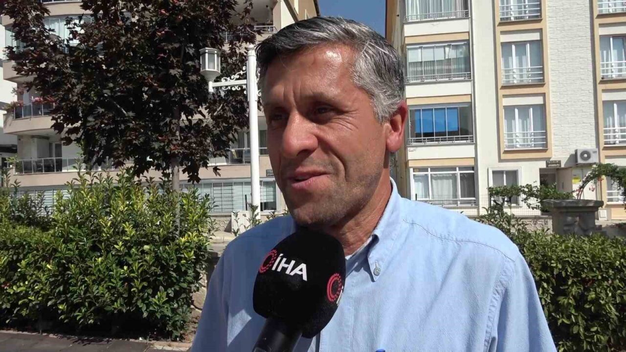 Kedi ve farenin dostluğu kamerada: Fare kaçmıyor, kedi kovalamıyor