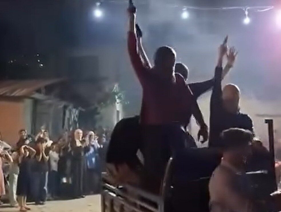 Magandalar düğünde tehlike saçtı