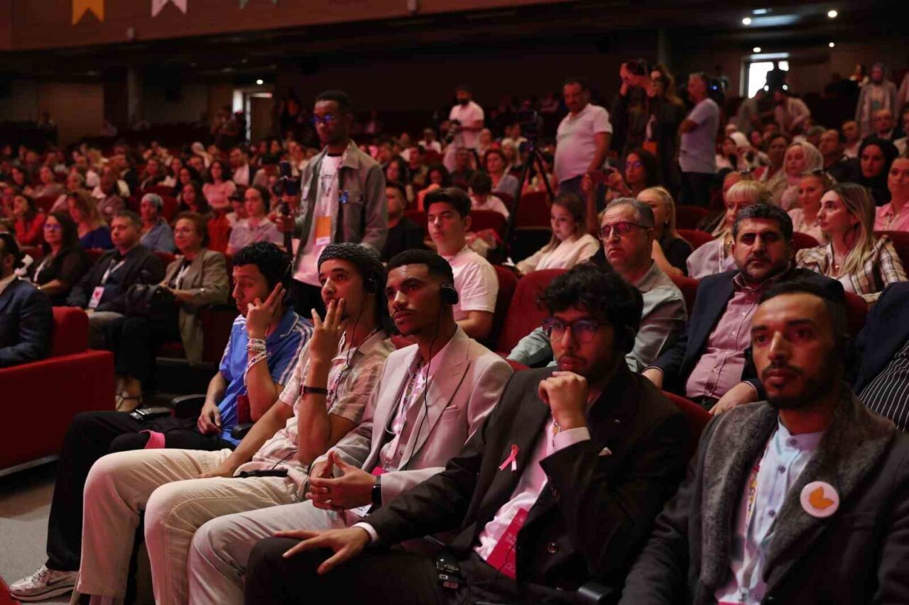 Muş’ta "12. Uluslararası Onkoloji Günleri" başladı