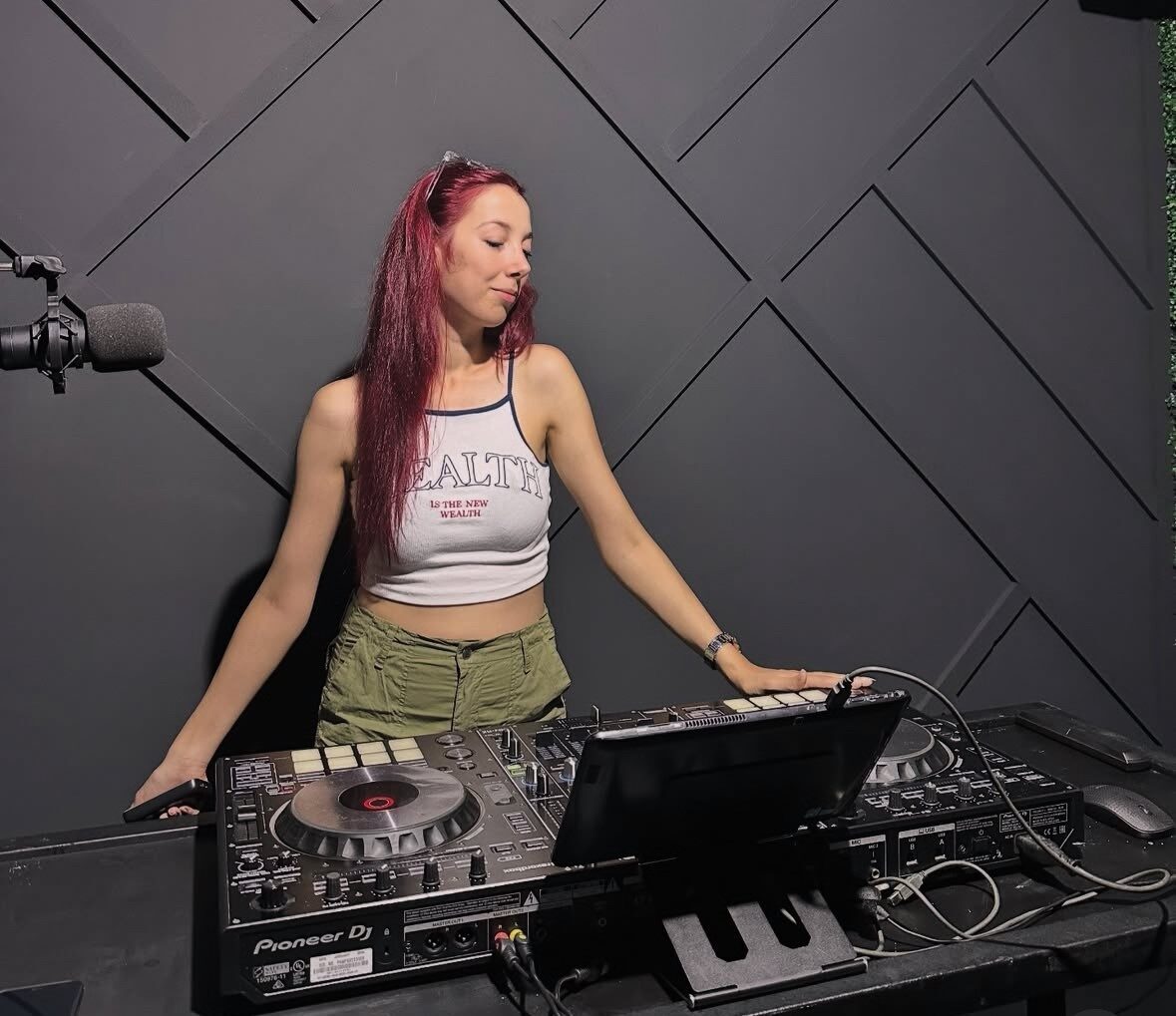 Nişanından 2 gün sonra kalp krizi geçiren genç DJ hayatını kaybetti